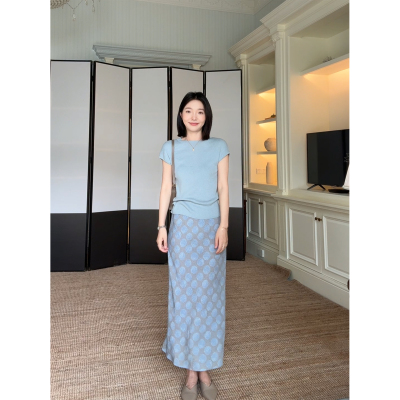 郭九九呢 巨好看漂亮两件套装显瘦短袖上衣女夏开叉半身裙套装裙