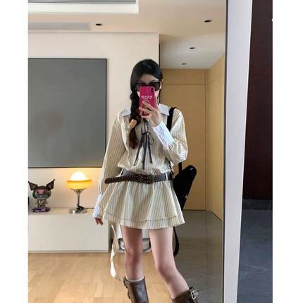 法式条纹v领长袖连衣裙女秋冬季小个子设计感小众度假风短裙裙子