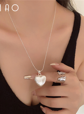 一眼心动 超仙氛围感拉丝银色金属爱心吊坠项链 时尚设计感锁骨链
