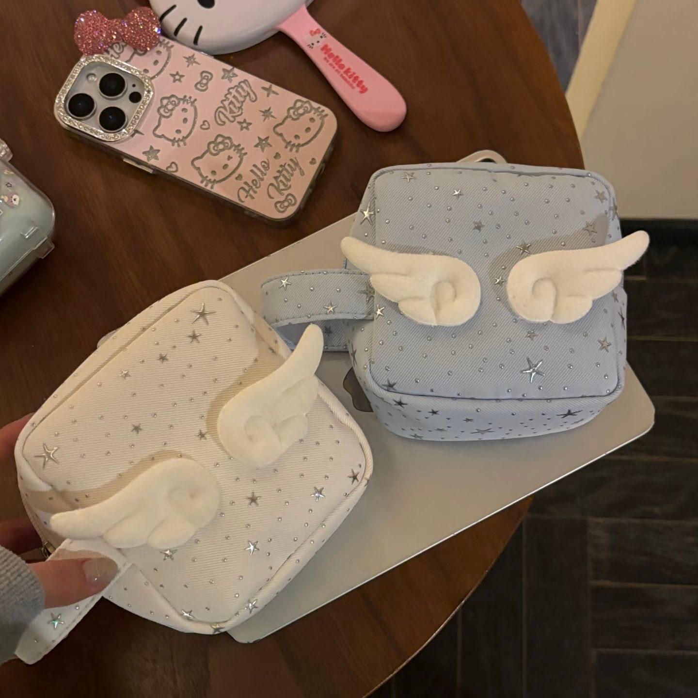 ins风星星翅膀卫生巾收纳小包女便携高颜值拍立得化妆包