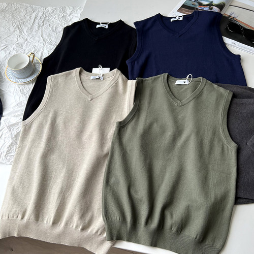 叠穿bi备！基础色系针织毛衣背心