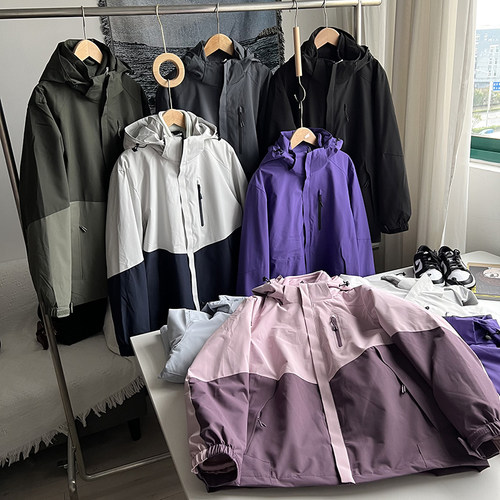 连帽秋冬拼接冲锋衣三合一外套