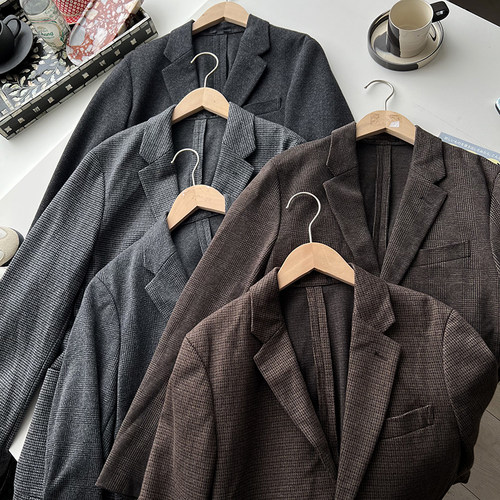 休闲舒适外套(格纹西装夹克)