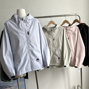 山系风穿搭 结构拼接 秋季女款户外连帽宽松冲锋衣薄绒夹克外套