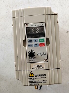 变频器VFD007M2A实图拍摄功能正常成色漂亮 议价