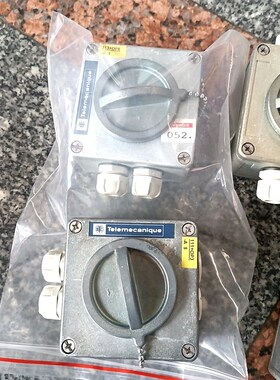 TSXFPACC4.TSXFPACC4 施耐德 .图为实物拍 议价