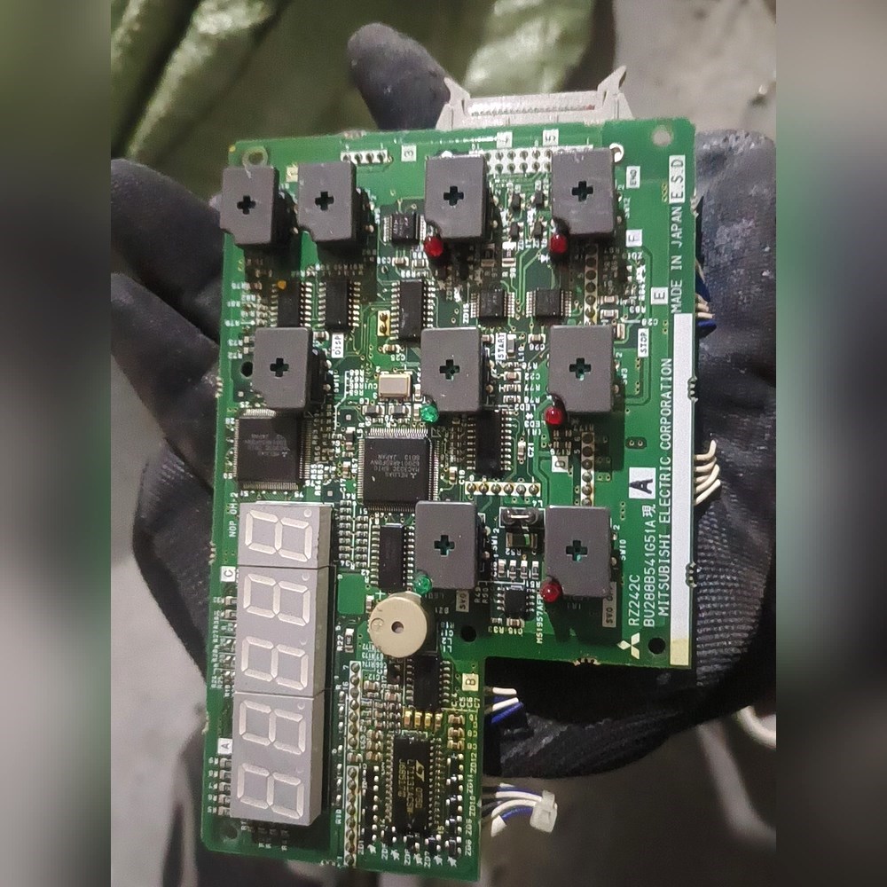 原装三菱机器人主机箱CR2B-574显示面板BU288B 议价