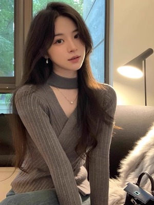 灰色挂颈针织打底衫女春季韩版高级感内搭镂空毛衣别致上衣超好看