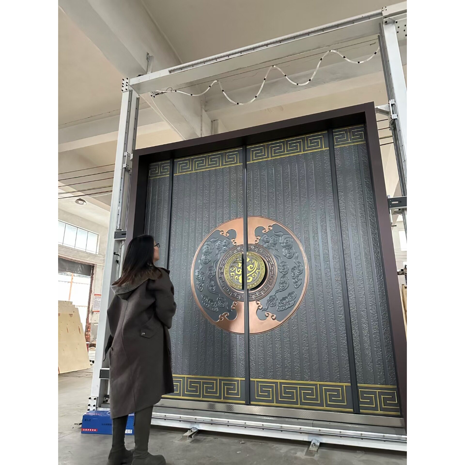 传统新中式风新款豪华铸铝门密码门别墅自建别墅双开大门四开大门