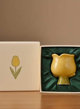 郁金香造型陶瓷摆件礼盒装