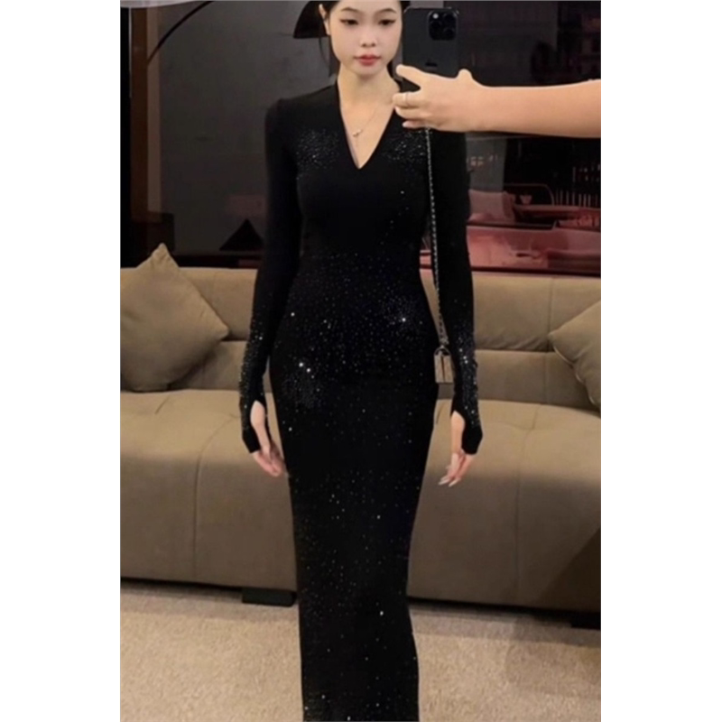 法式气质v领长袖连衣裙女秋冬2026新款修身显瘦内搭打底包臀长裙