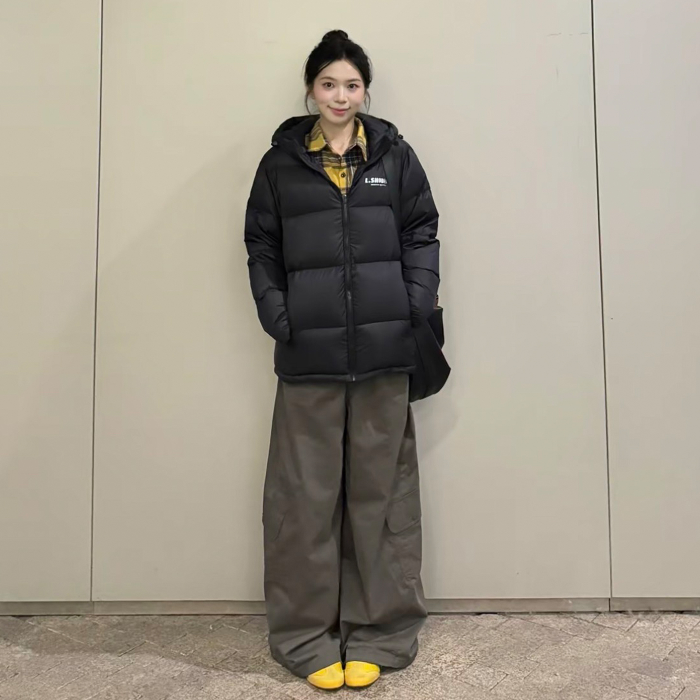 黑色加厚羽绒棉服女冬季2025新款短款面包服保暖连帽棉衣外套棉袄