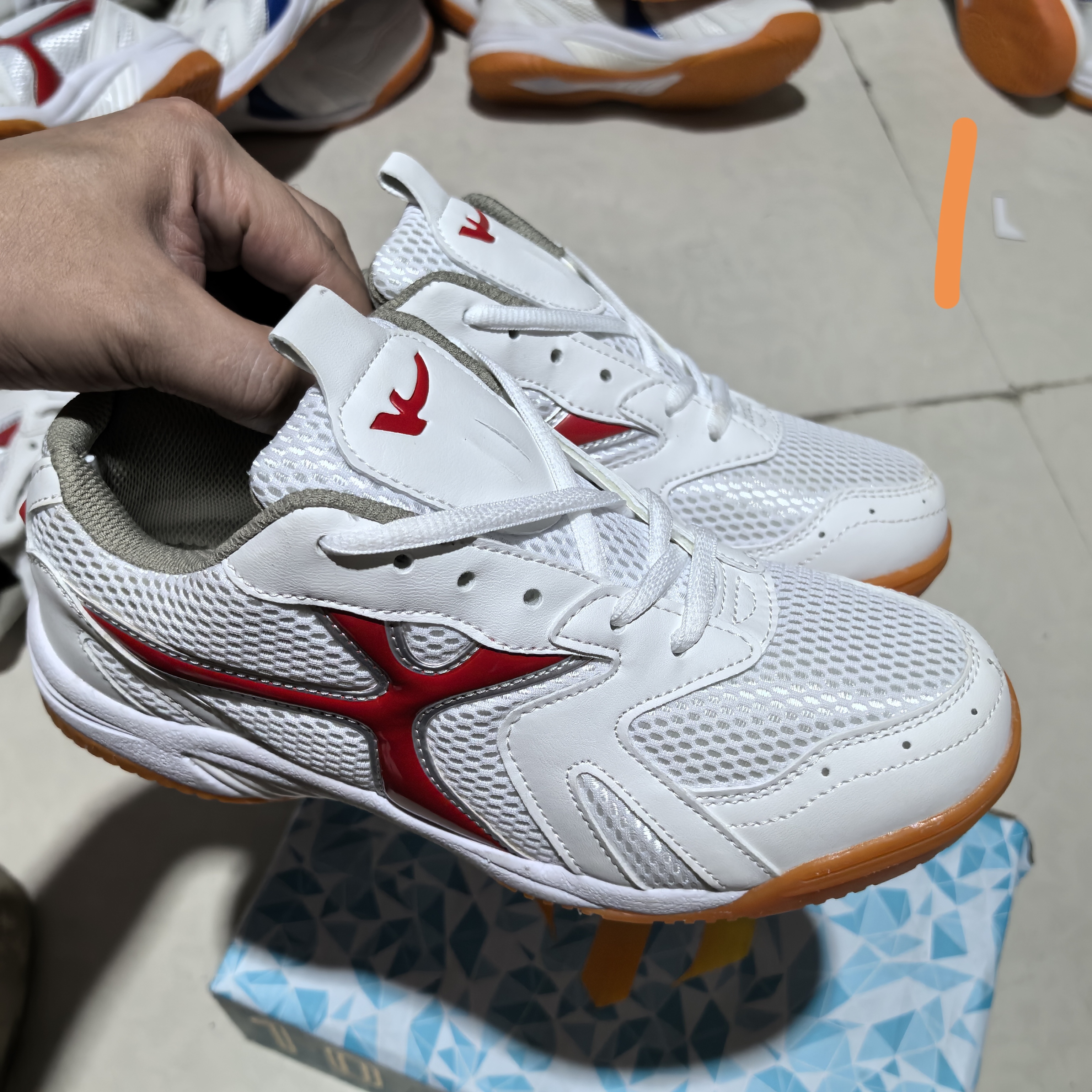 残次品出小日子乒乓球鞋网面透气训练鞋牛筋底运动鞋