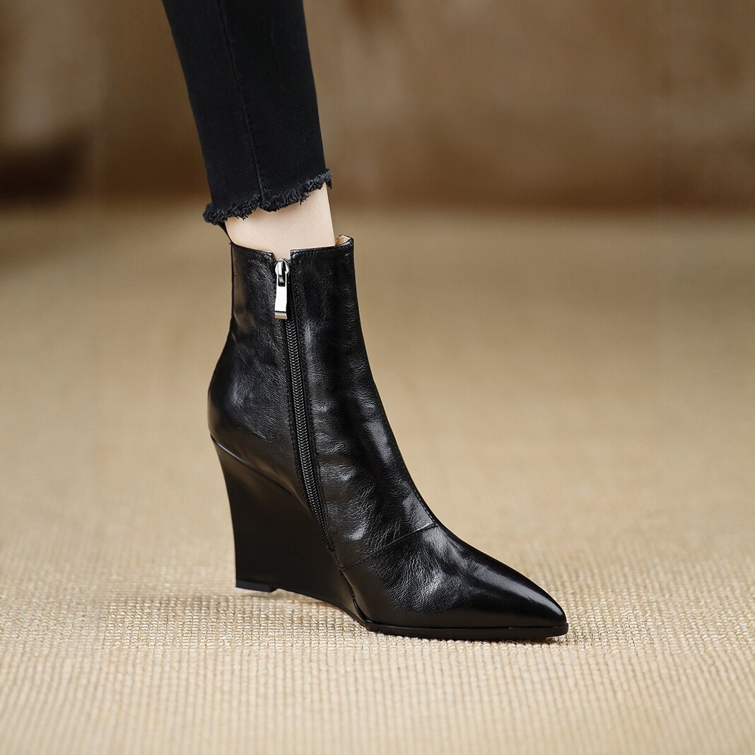 手工女鞋新款侧拉链短靴2025秋冬新款软皮高跟靴坡跟尖头黑色女靴,女鞋,时装靴,淘宝优惠券,粉丝福利购,淘宝优惠卷