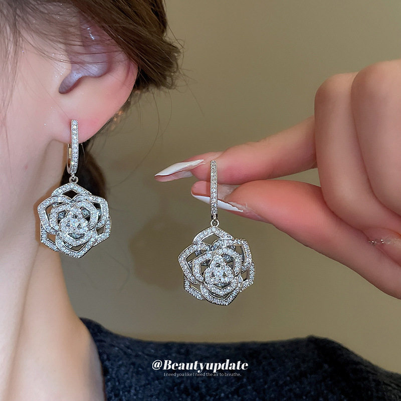 锆石银色花朵耳扣超闪重工森系小清新耳饰轻奢高级感耳环时尚气质,饰品/流行首饰/时尚饰品新,其它首饰,淘宝优惠券,粉丝福利购,淘宝优惠卷