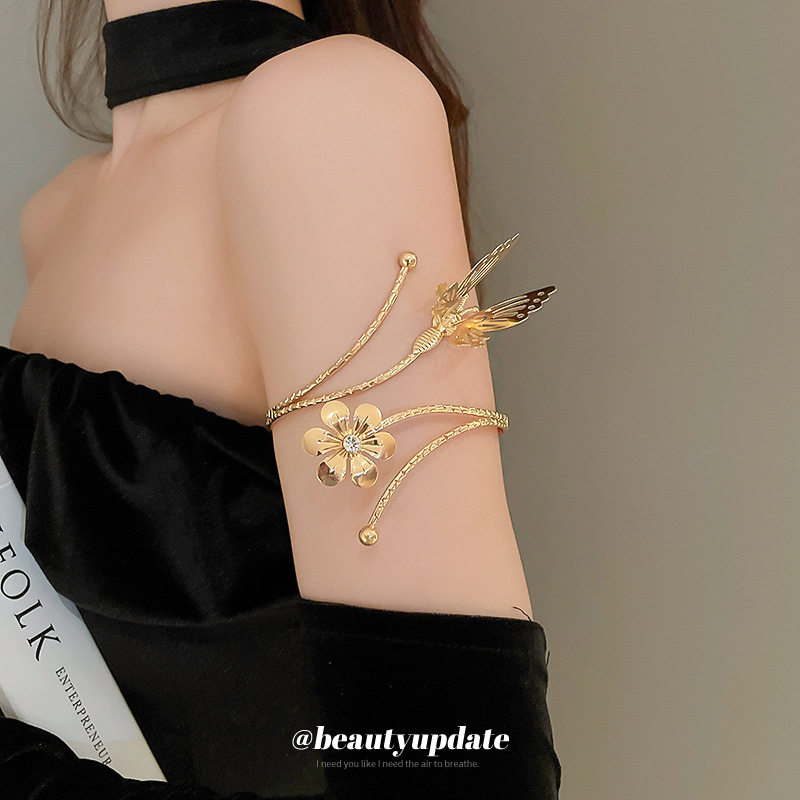 EUROPEAN AND AMERICAN PERSONALITY FLOWERS BUTTERFLIES METAL BRACELETS COLD WIND HIGH-END TEMPERAMENT BRACELETS PERSONALITY EXAGGERATED ARMBANDS