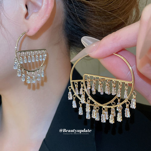 银针镶锆石倒e形梯形镂空吊坠耳环欧美百搭耳钉轻奢感耳饰女