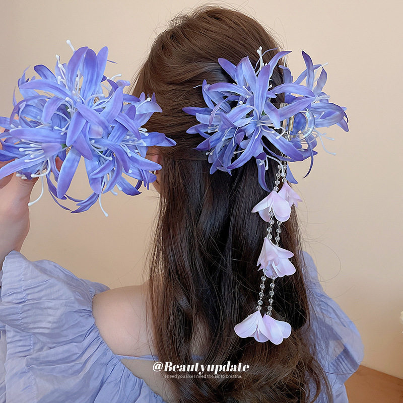 布艺仿真彼岸花流苏发夹森系超仙后脑勺盘发鲨鱼夹抓夹高级感发饰