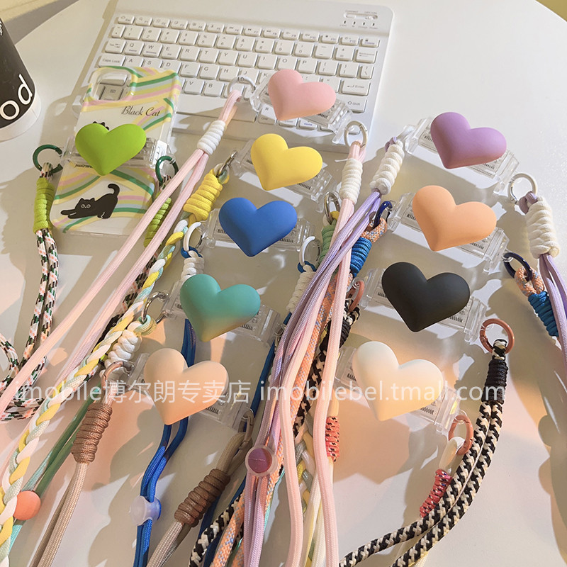 日韩ins草绿大爱心手机壳背夹固定长款外出挂脖挂肩混搭色麻花辫斜跨链条女款外出用侧身背带式手机挂绳链条