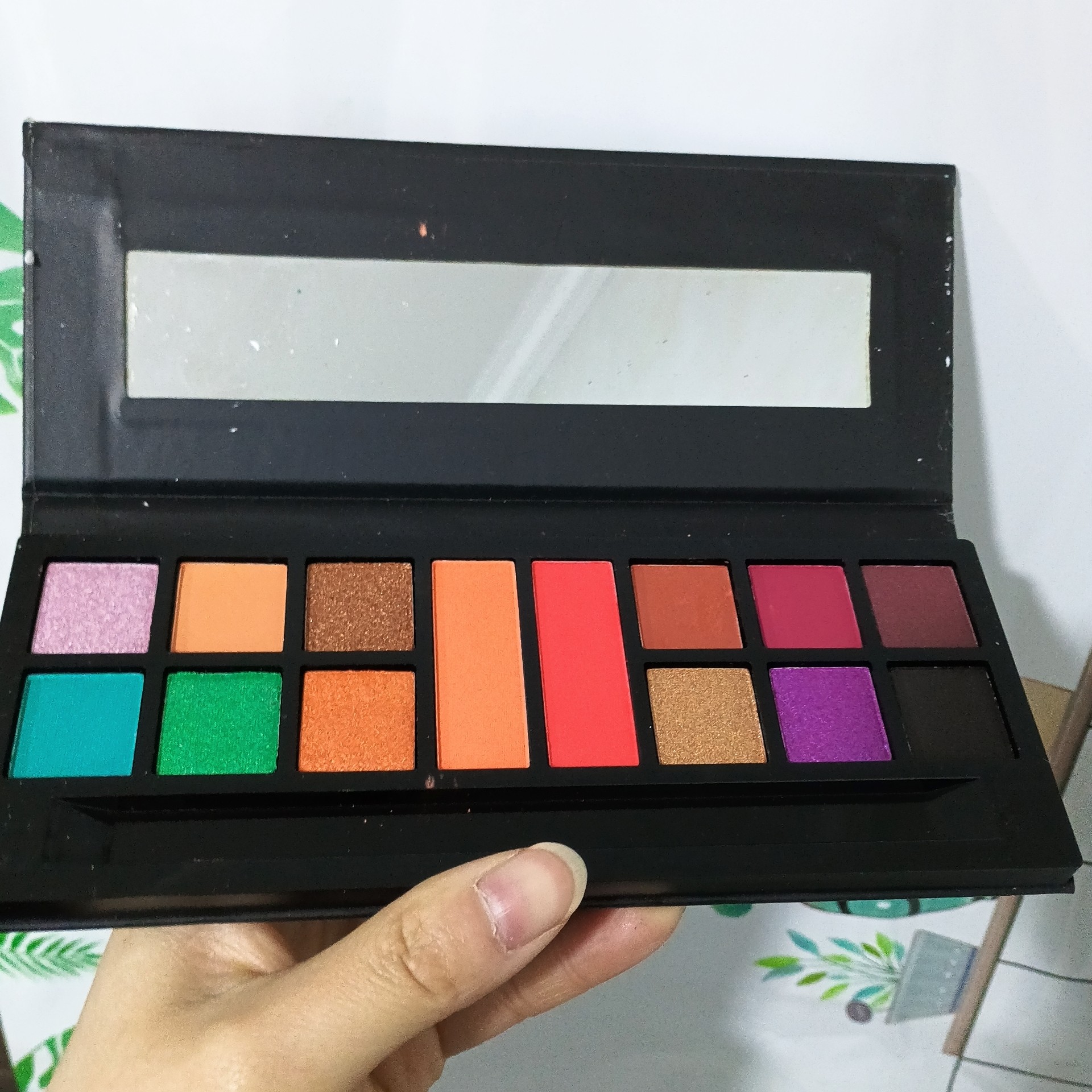 14色珠光大地色眼影盘亮色搭配色系组合化妆盘哑光彩色眼影盘彩妆