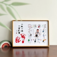 Тик + один год, один подарок, один дюйм радости