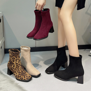 马丁靴短靴42 绒面方头粗跟大码 显瘦增高时装 靴41短筒靴2025冬新款