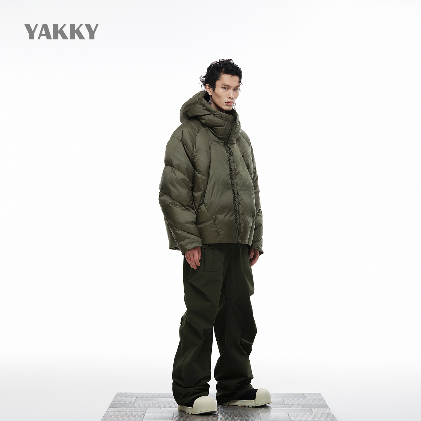 YAKKY白鹅绒800蓬羽绒服东丽防泼水面料轻量保暖户外男女同款