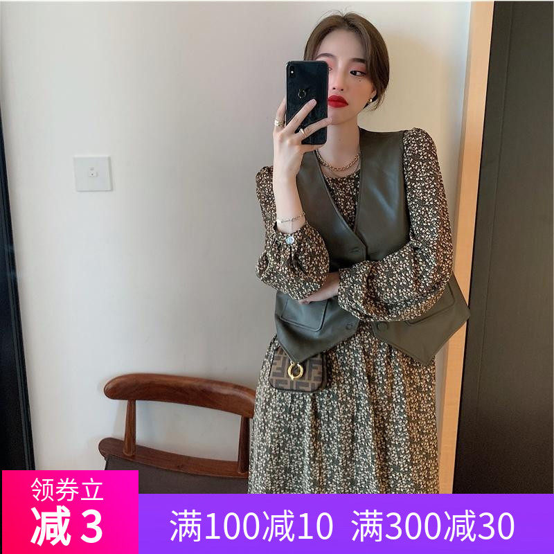 哺乳秋装外出时尚马甲复古碎花长款连衣裙套装辣妈款产后喂奶潮服