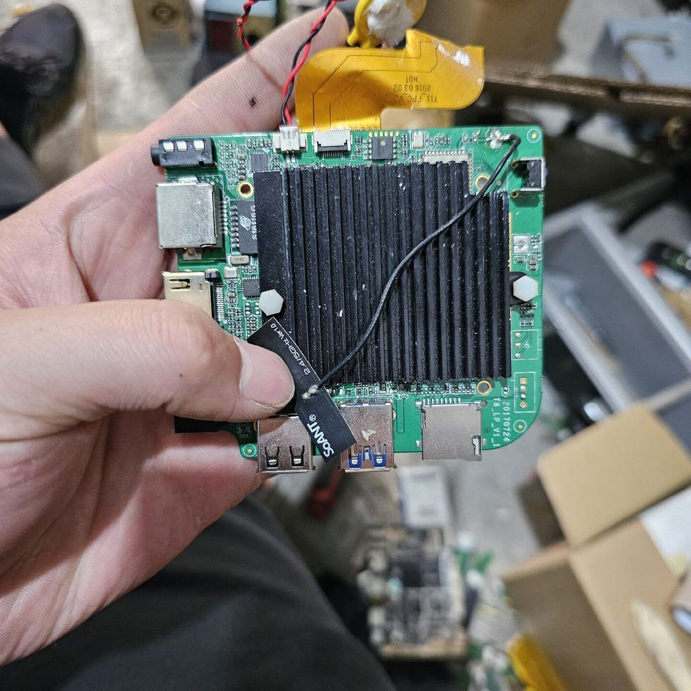 T8  Z8350 4+32G 工控主板