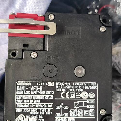 电磁锁安全门开关D4NL-1AFG-B.
