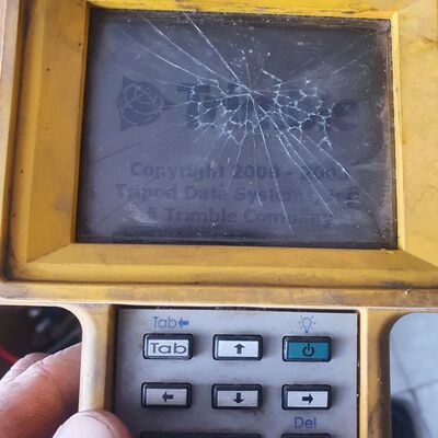 Trimble tsce 45185如图 在接电源可以开