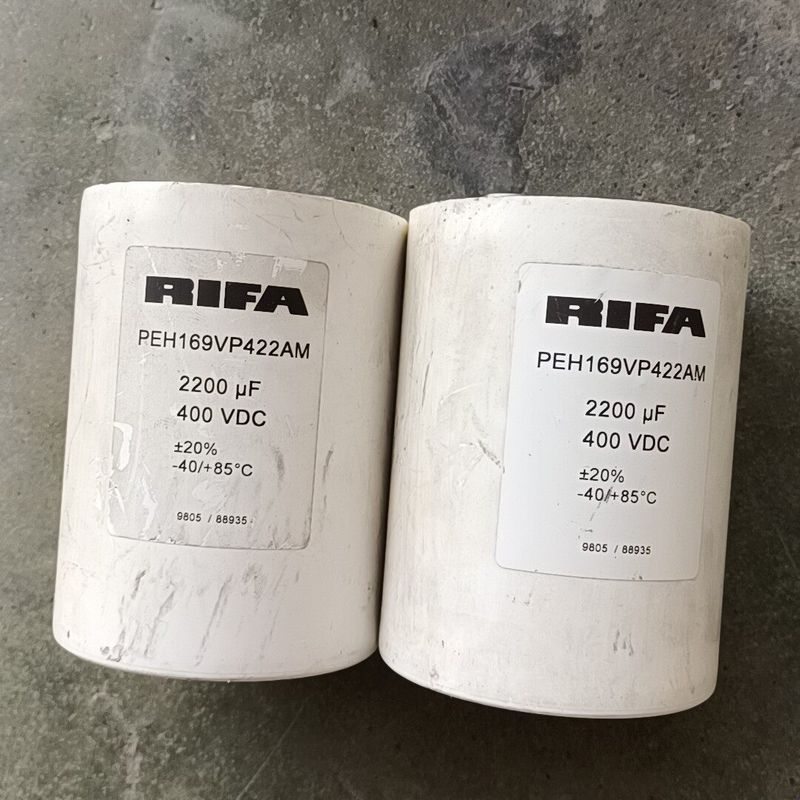 力发电容2200UF 400VDC 实物拍摄 摇摆