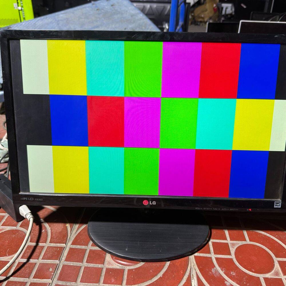 LG 23EA53TA高清显示器 效果清晰、实物拍摄 出