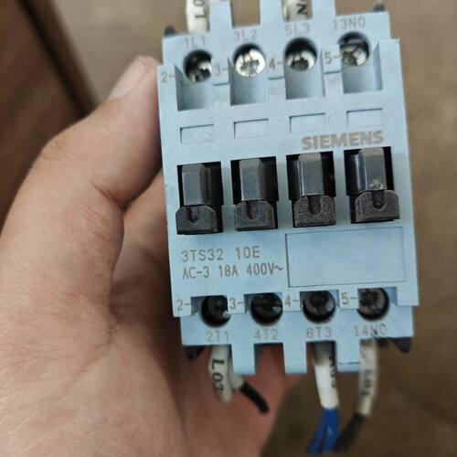 交流接触器3TS32 10E  线圈电压A