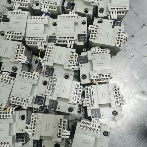 plc主机AFPX0L14R-F   完