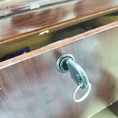 家具锁老式抽屉锁办公桌锁更衣柜暗装锁加装文件柜柜子锁储物柜