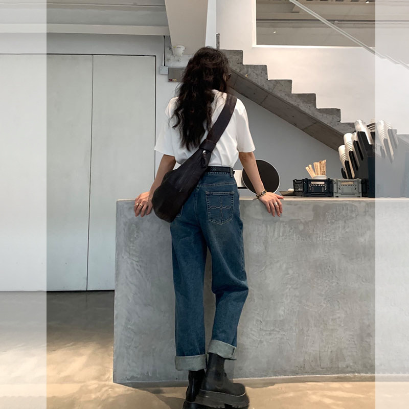 今年流行牛仔裤女春秋新款高腰宽松显瘦直筒裤复古港风大码阔腿裤