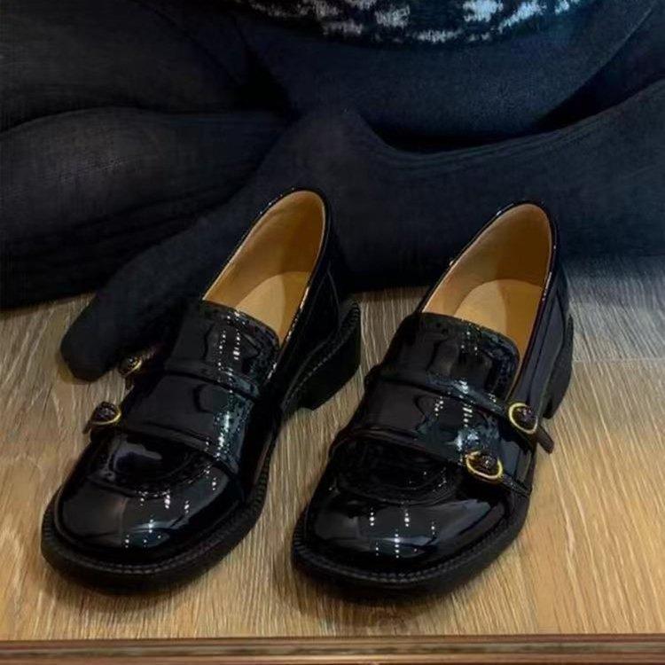 法式复古雕花乐福鞋女2025年新款平底小皮鞋英伦风圆头一脚蹬单鞋