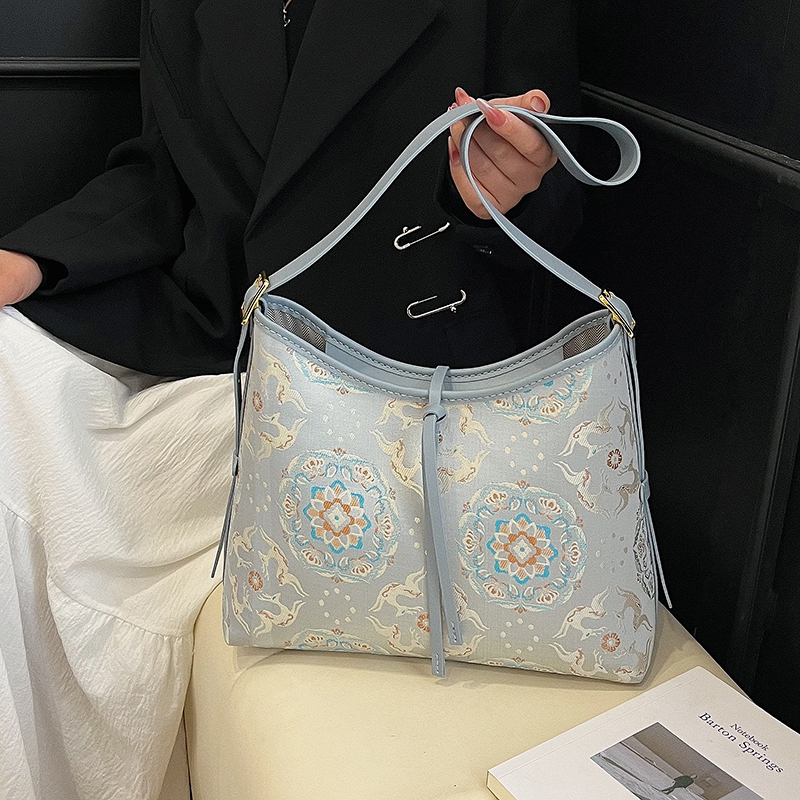 手缝民族风花纹古风手工包