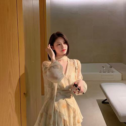 v领泡泡袖雪纺连衣裙长袖夏季收腰不规则飘带仙女黄色碎花短裙子