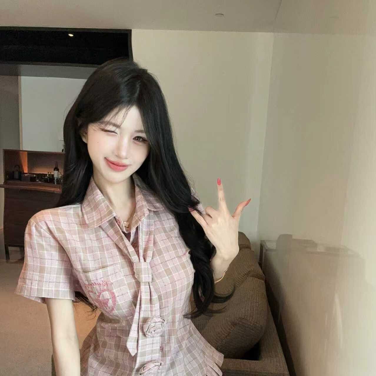 实拍学院风甜美格子短袖衬衫女设计感超好看独特套装