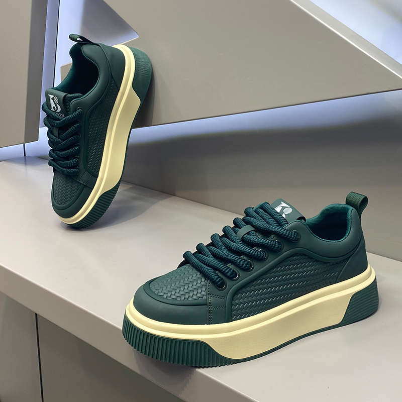 2025新款时尚百搭厚底低帮板鞋