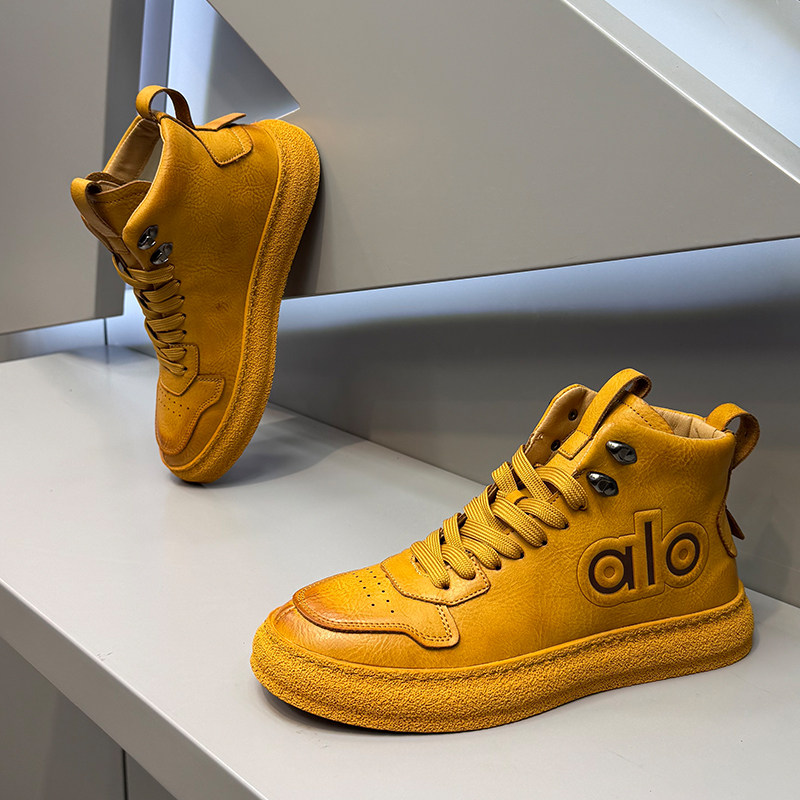 男鞋2025冬季新款时尚百搭平底高帮板鞋真皮加绒保暖系带休闲鞋潮