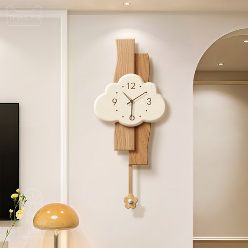 奶油风客厅挂钟2025新款云朵时钟家用静音电视背景墙创意发光钟表