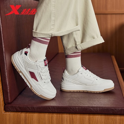 特步男冬季休闲百搭板鞋