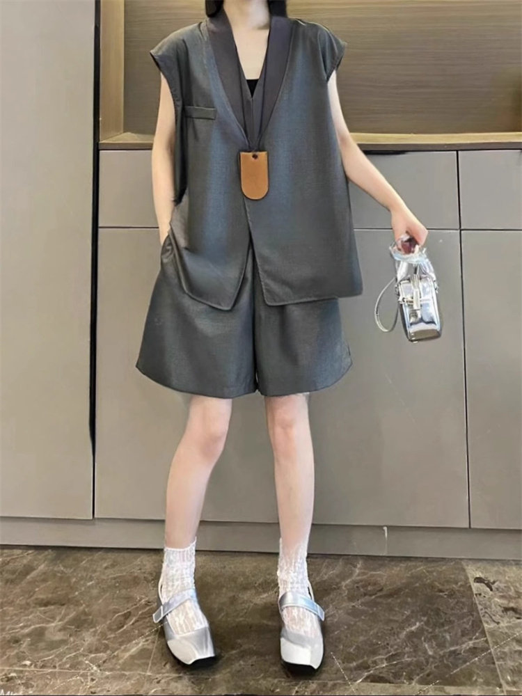 时尚品牌高端时尚休闲优雅的女士两件套夏季加码胖姐姐无袖小香水