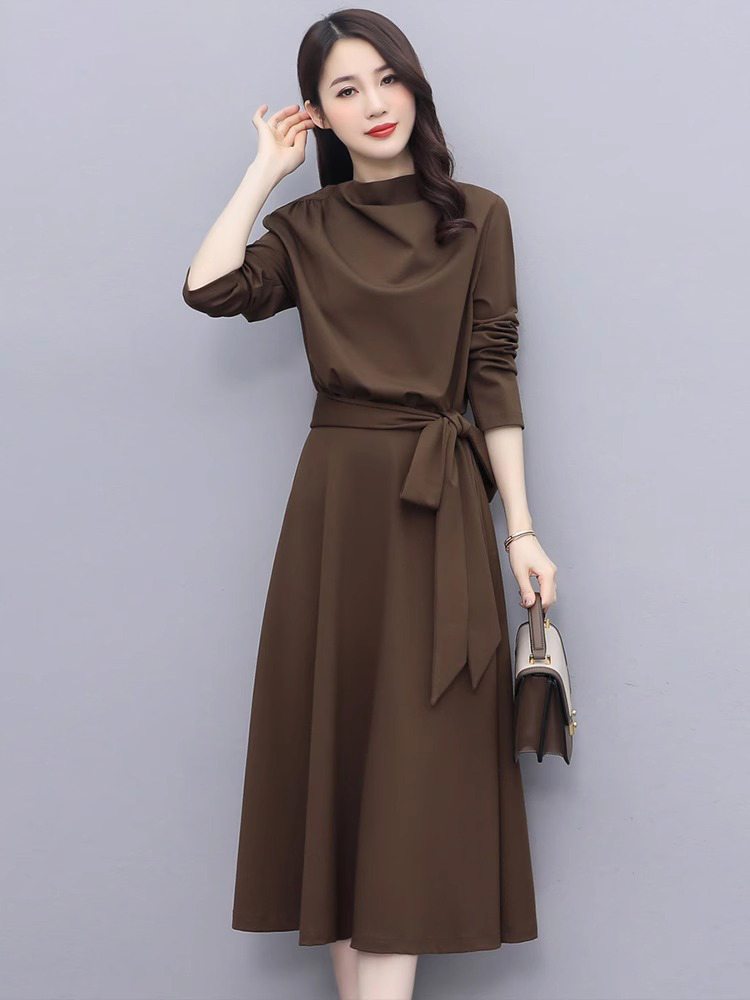 潮牌高端精致连衣裙女2025秋季新款小个子法式时尚收腰显瘦长裙子