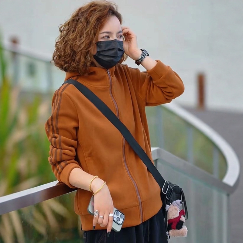 2025年秋冬新款时尚加绒加厚连帽卫衣女宽松休闲百搭长袖上衣外套