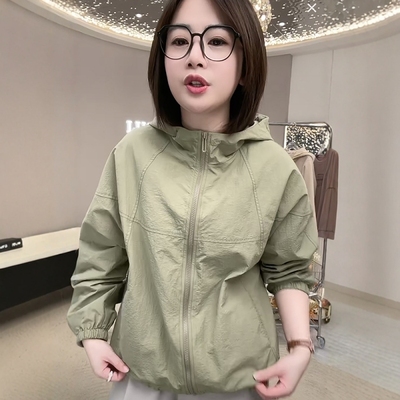 2025年休闲连帽春秋薄款透气连帽时尚外套女宽松时尚短外套上衣潮