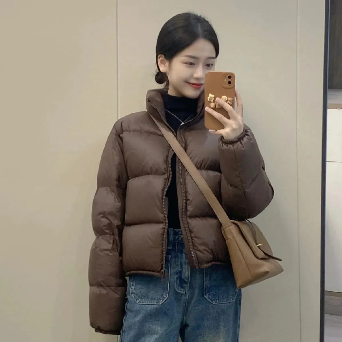 白鸭绒肯豆羽绒服女短款欧版咖色宽松立领加厚高腰面包服潮防寒